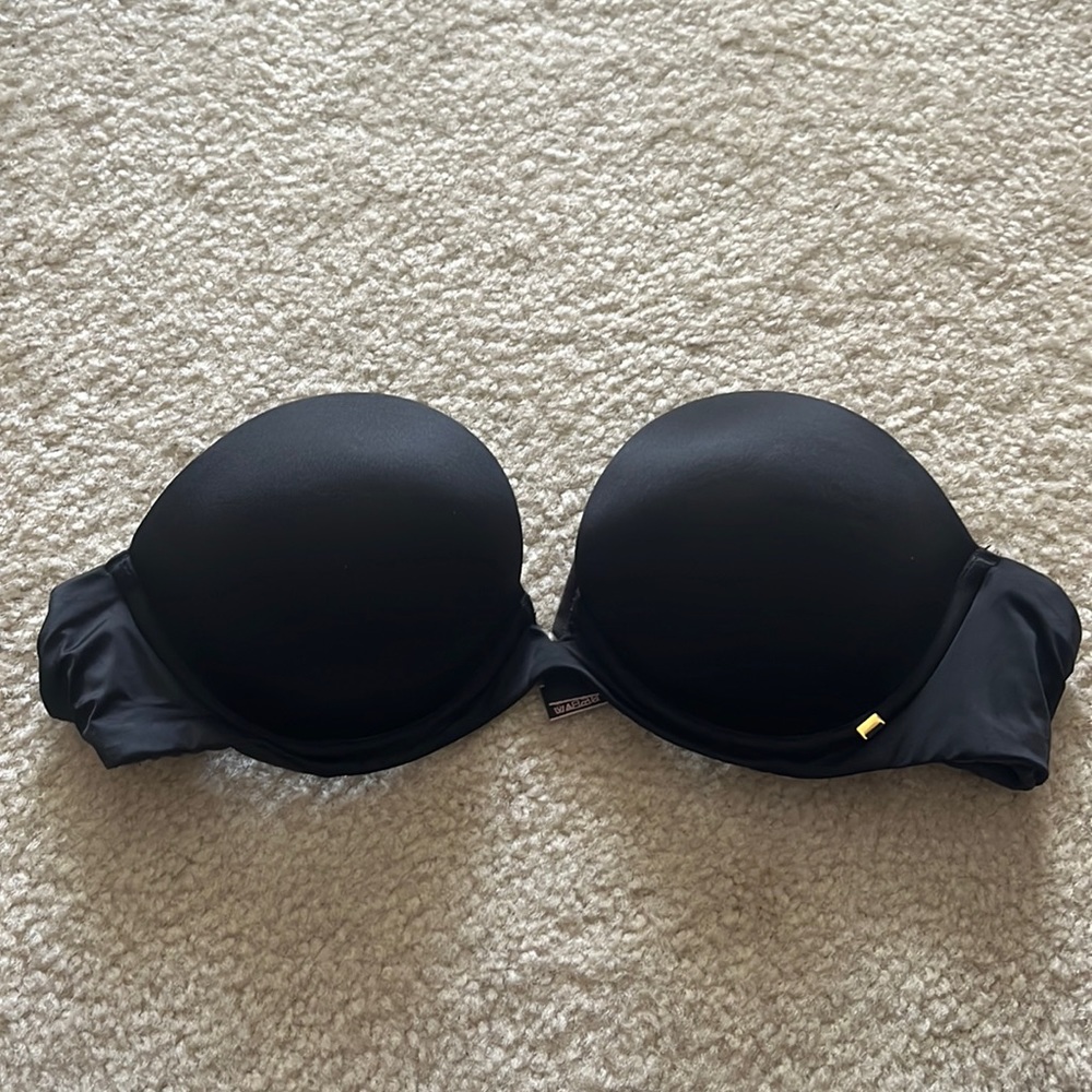Victoria’s secret very sexy strapless wired bra